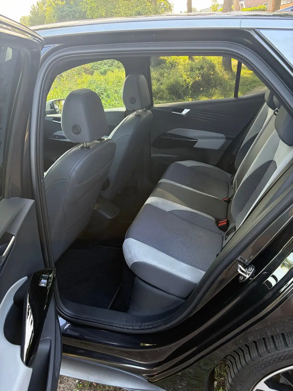 Volkswagen ID.3 58kWh 204pk 2020 Grijs uit 2020, foto 3