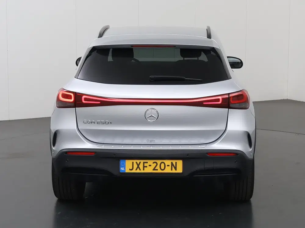 Mercedes-Benz EQA 250+ AMG Line 71 kWh uit 2024, foto 4