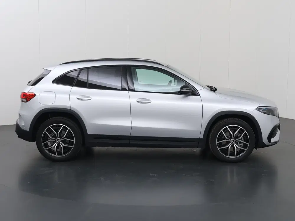 Mercedes-Benz EQA 250+ AMG Line 71 kWh uit 2024, foto 6