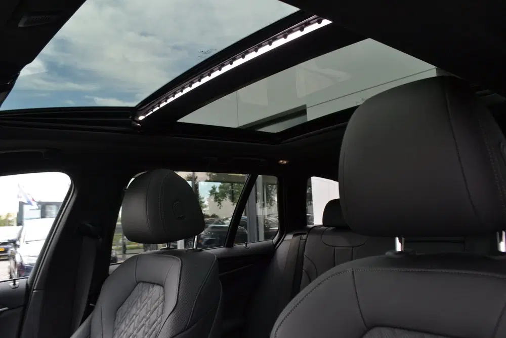BMW 5-serie 5 Serie Touring 530e M-Sport uit 2024, foto 11