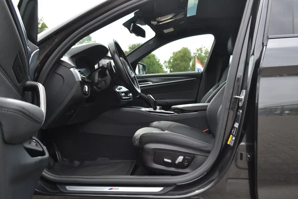BMW 5-serie 5 Serie Touring 530e M-Sport uit 2024, foto 12