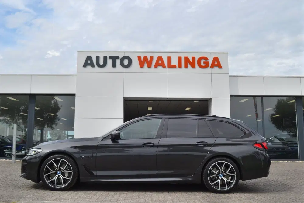 BMW 5-serie 5 Serie Touring 530e M-Sport uit 2024, foto 2