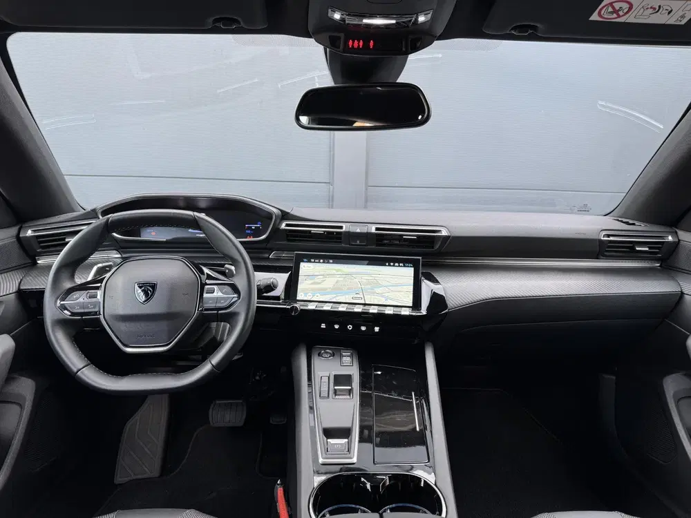 Peugeot 508 Allure uit 2023, foto 9