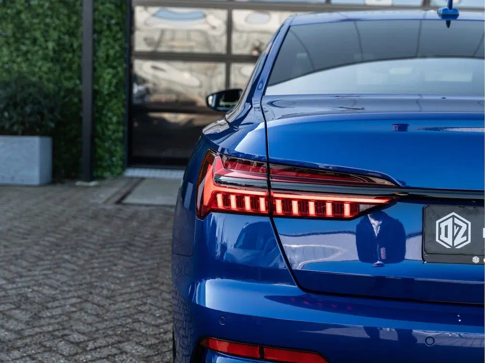 Audi A6 55 TFSIe 367PK Quattro Competition uit 2022, foto 11