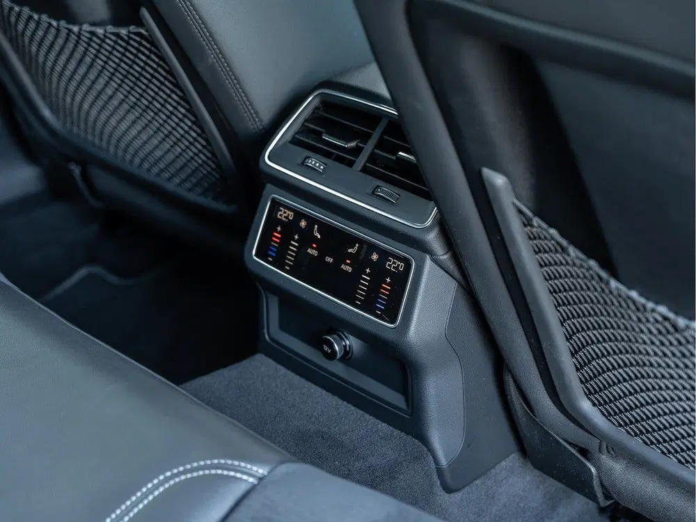 Audi A6 55 TFSIe 367PK Quattro Competition uit 2022, foto 17