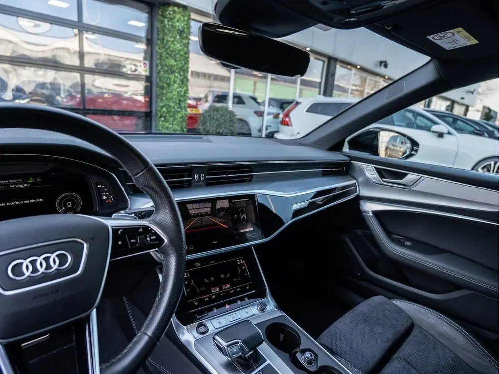 Audi A6 55 TFSIe 367PK Quattro Competition uit 2022, foto 2