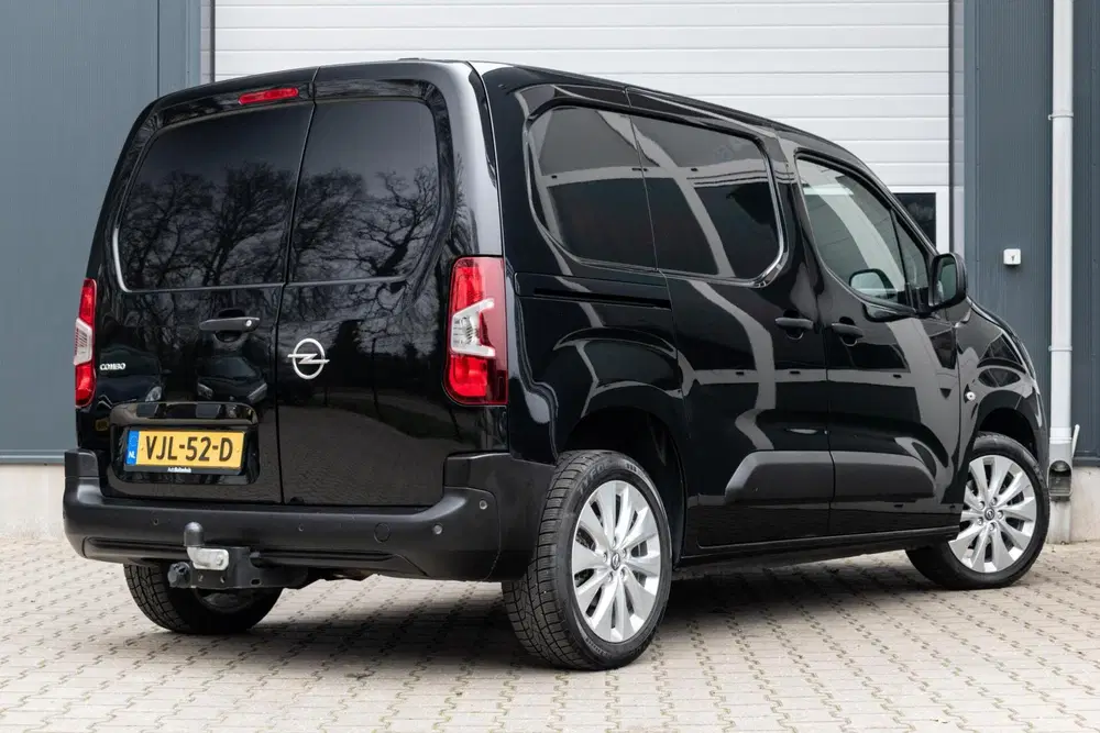 Opel Combo 1.5D L1H1 Edition uit 2021, foto 2