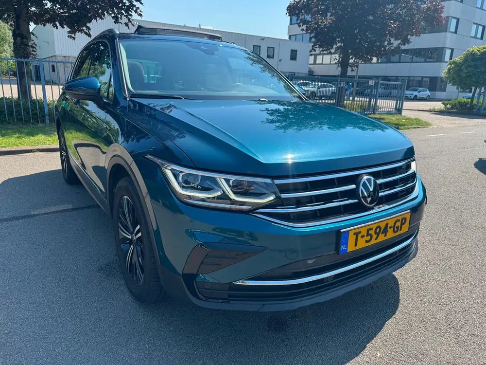 Volkswagen Tiguan 2.0 TDI 150PK DSG PANO LED KEYLESS uit 2022, foto 3