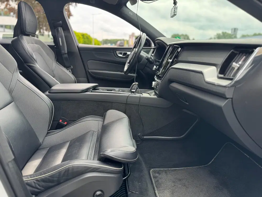 Volvo XC60 2.0 T8 Twin Engine AWD Inscription Pano Pl uit 2020, foto 14
