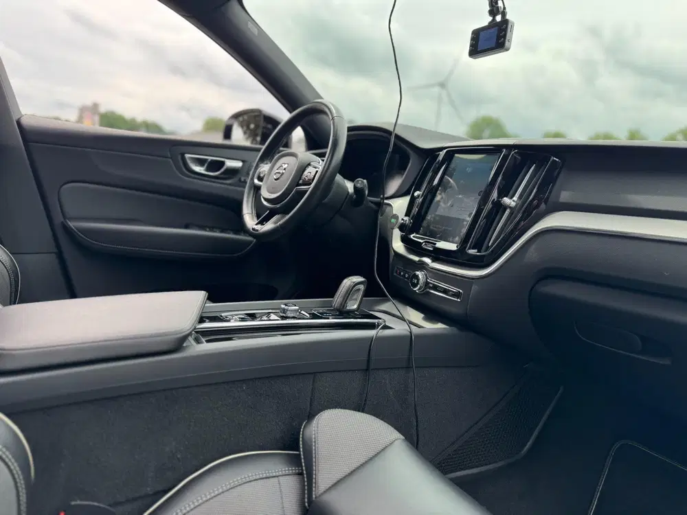 Volvo XC60 2.0 T8 Twin Engine AWD Inscription Pano Pl uit 2020, foto 6