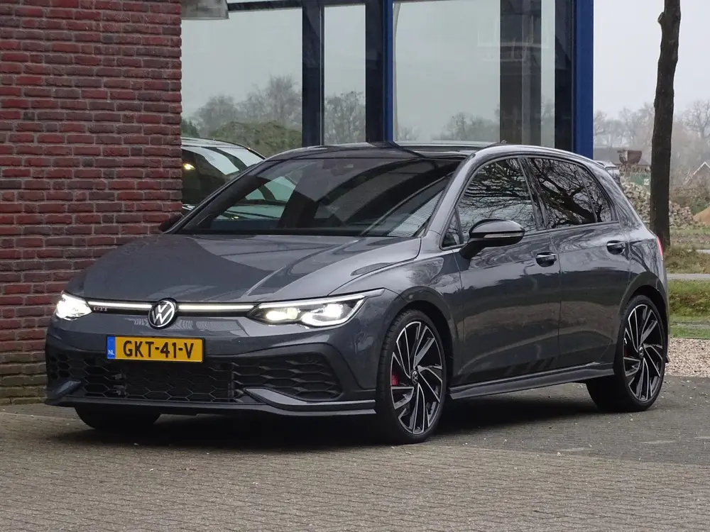 Volkswagen Golf 2.0 TSI GTI (bj 2023, automaat) uit 2023