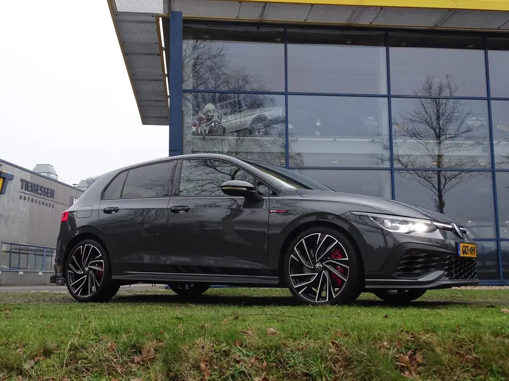 Volkswagen Golf 2.0 TSI GTI (bj 2023, automaat) uit 2023, foto 4