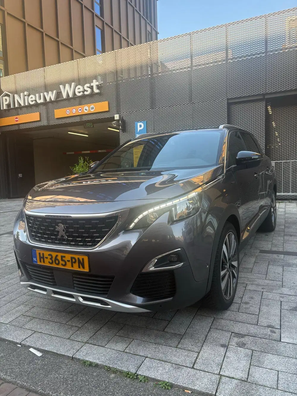 Peugeot 5008 GT-Line 1.2 Benzine uit 2020