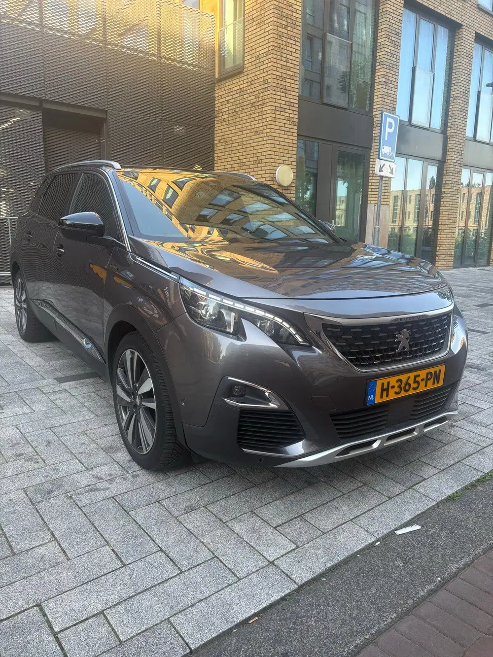 Peugeot 5008 GT-Line 1.2 Benzine uit 2020, foto 2