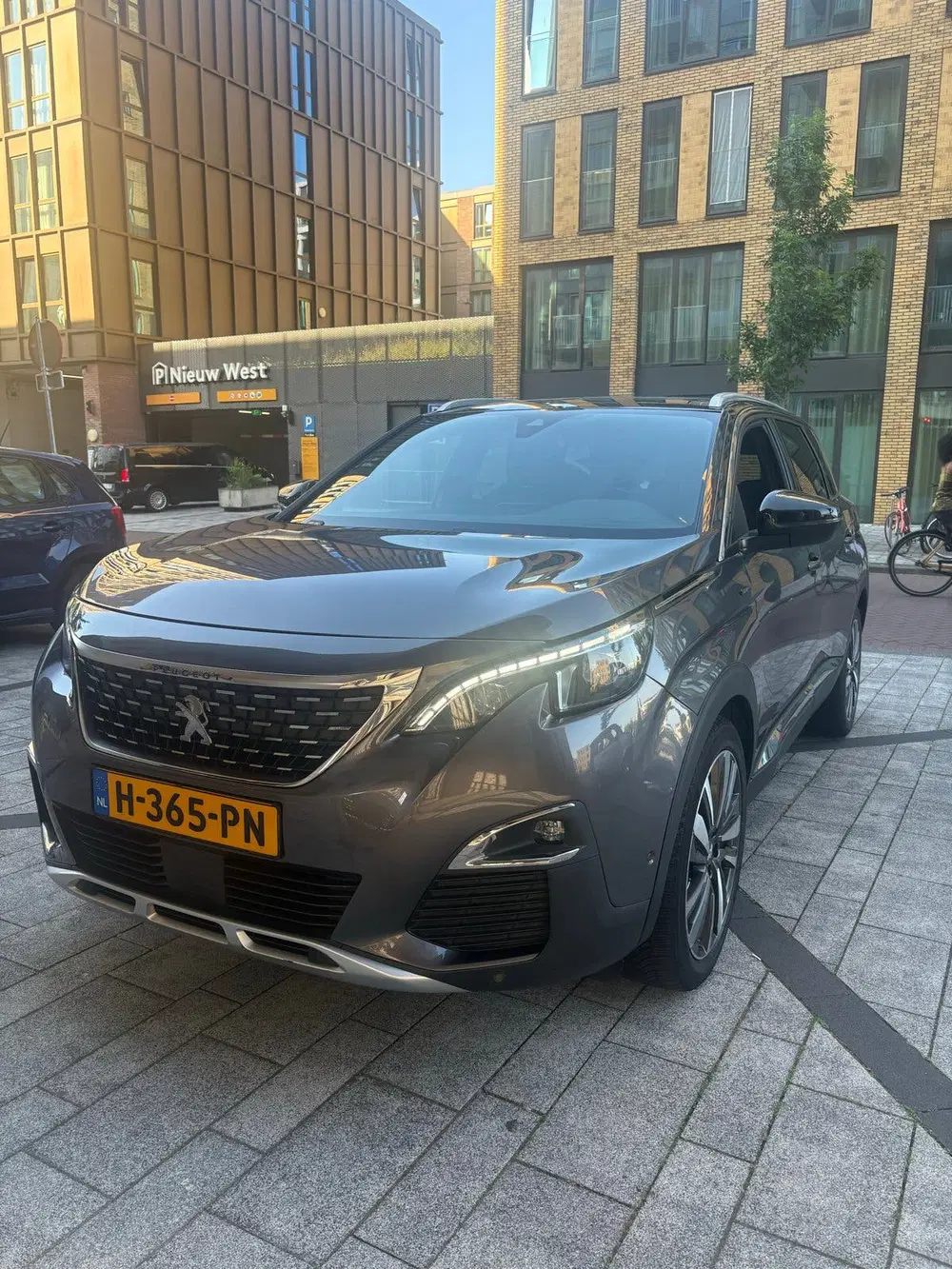 Peugeot 5008 GT-Line 1.2 Benzine uit 2020, foto 5
