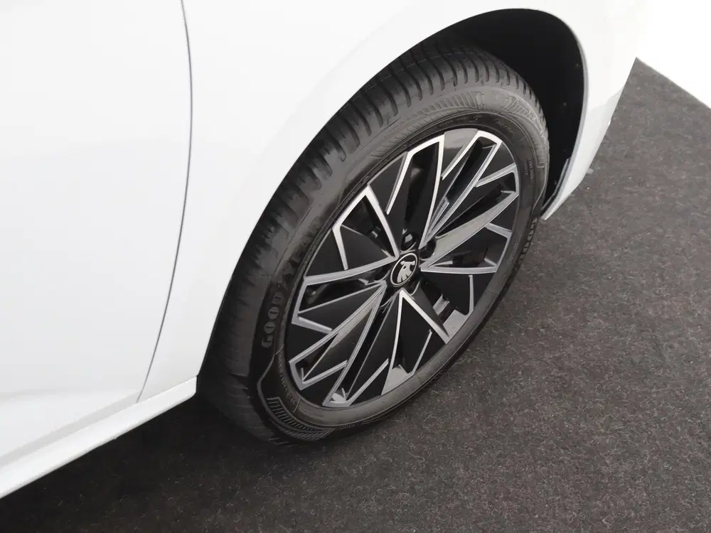 Skoda Kamiq 1.0 TSI Business Edition uit 2025, foto 11