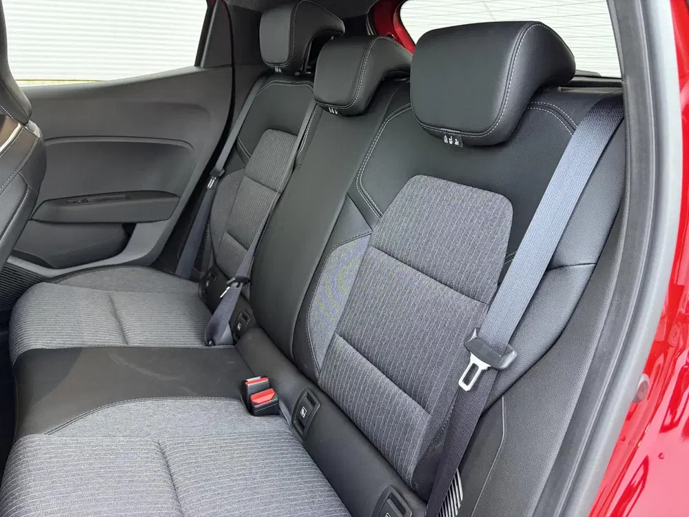 Mitsubishi Colt 1.6 HEV Intense+ uit 2026, foto 5