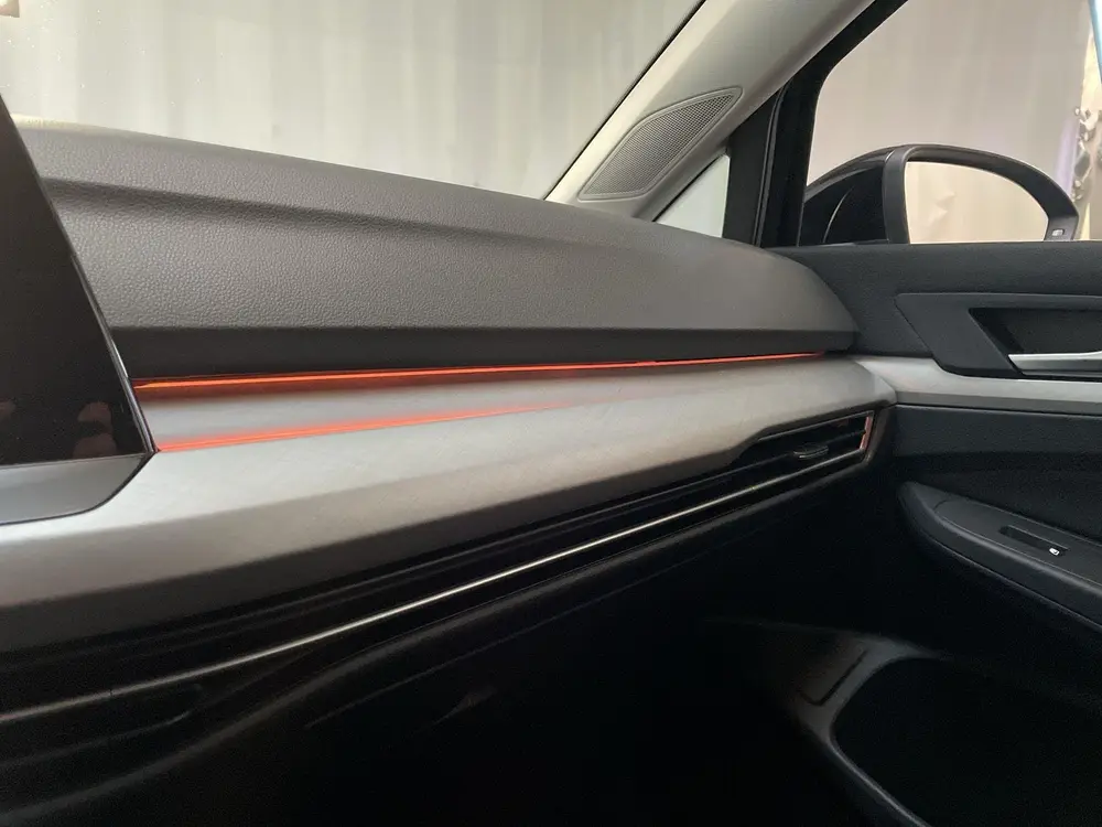 Volkswagen Golf Variant 1.0 TSI 110pk Life Sfeerverlichting uit 2022, foto 16