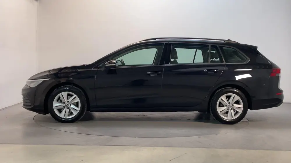 Volkswagen Golf Variant 1.0 TSI 110pk Life Sfeerverlichting uit 2022, foto 17