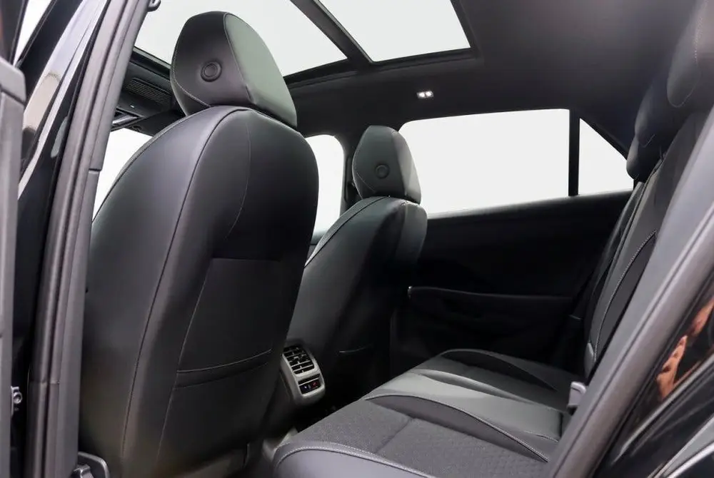 Volkswagen T-Roc 1.5 eTSI R-Line Black Style 150PK | Pano | uit 2026, foto 15