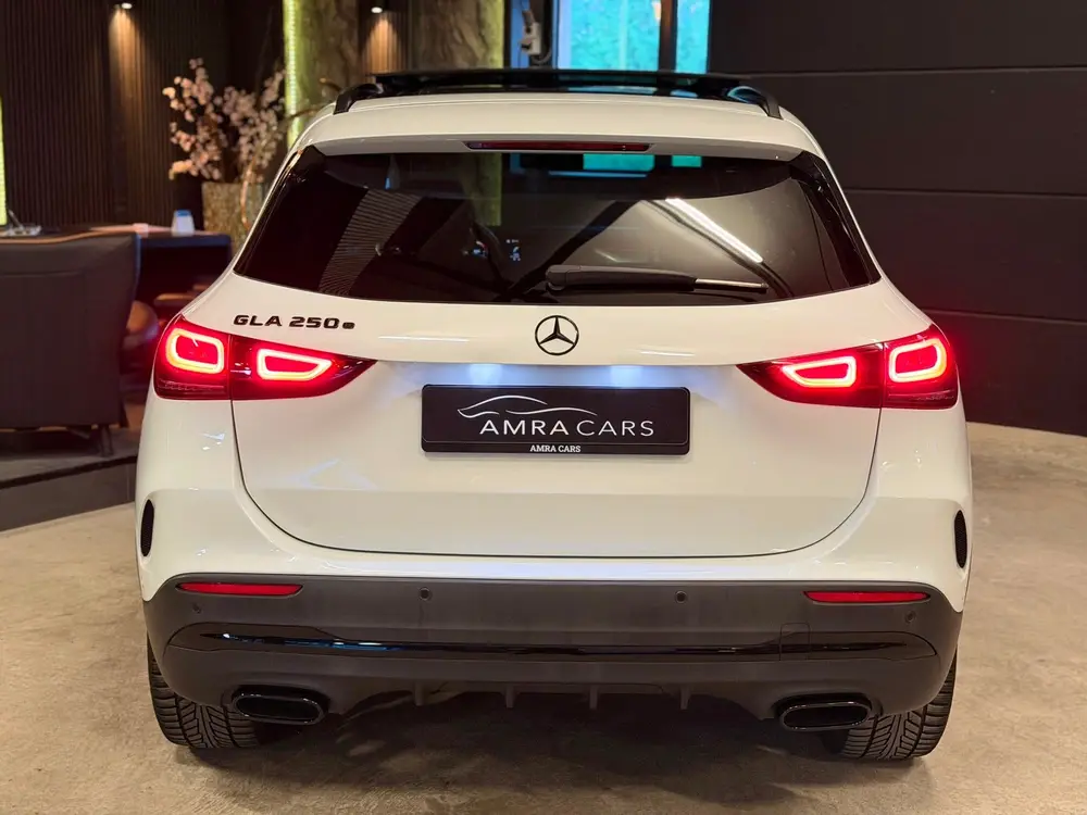 Mercedes-Benz GLA 250 e AMG Line Edition one uit 2020, foto 5