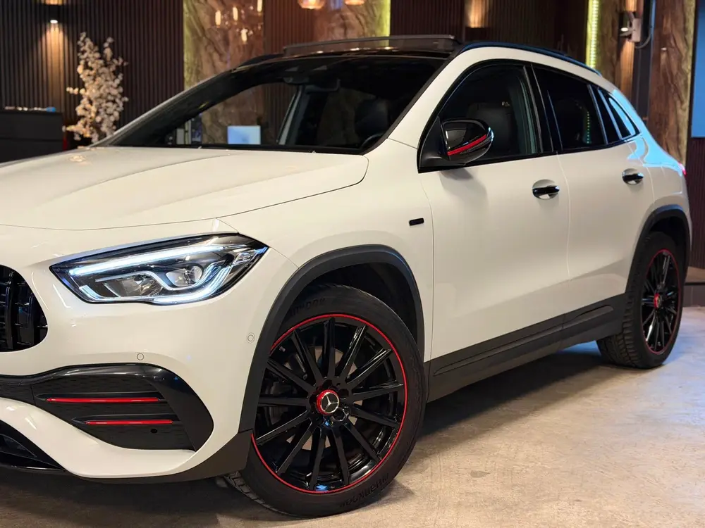 Mercedes-Benz GLA 250 e AMG Line Edition one uit 2020, foto 6