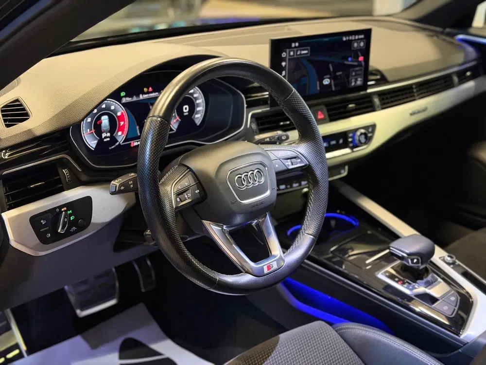 Audi A4 40 TFSI quattro 3X S-Line uit 2021, foto 10