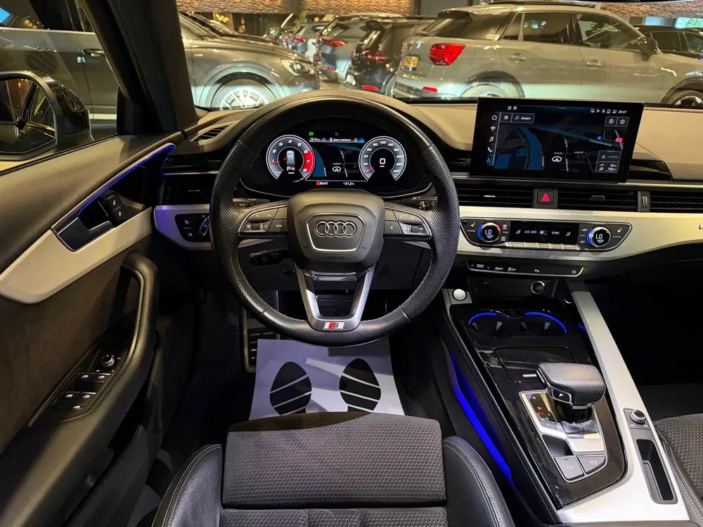 Audi A4 40 TFSI quattro 3X S-Line uit 2021, foto 11