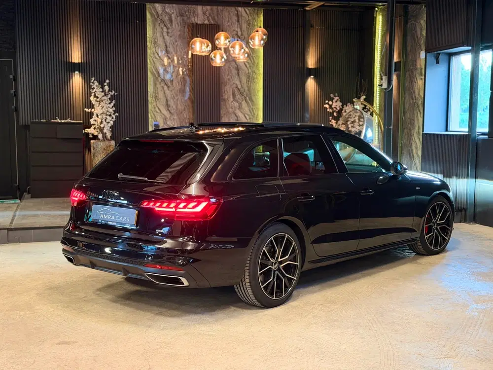 Audi A4 40 TFSI quattro 3X S-Line uit 2021, foto 2