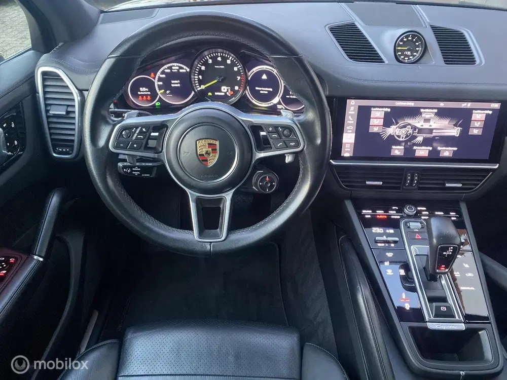 Porsche Cayenne 3.0 E-Hybrid PANO LUCHT BTW NL-AUTO uit 2021, foto 10