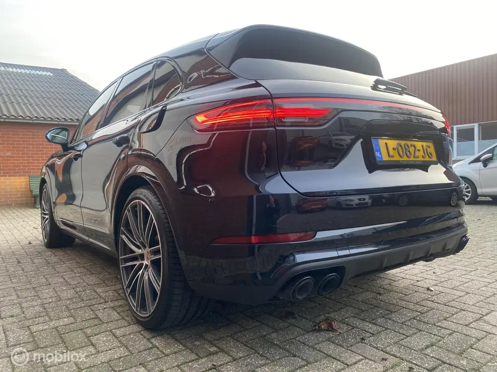 Porsche Cayenne 3.0 E-Hybrid PANO LUCHT BTW NL-AUTO uit 2021, foto 6