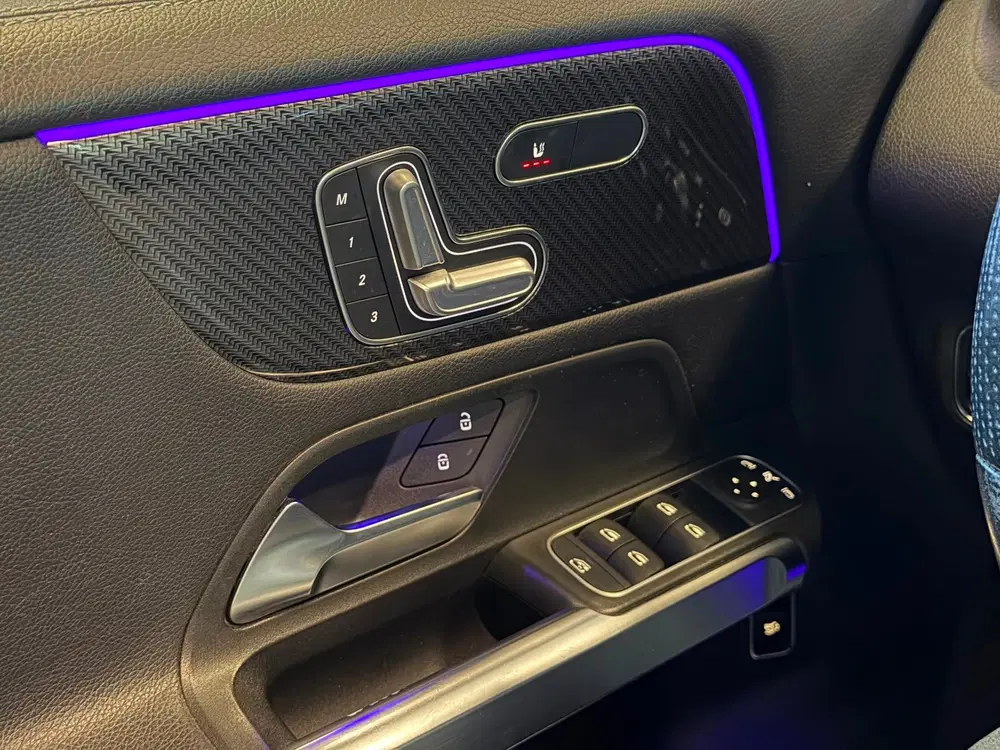 Mercedes-Benz GLB 200 AMG uit 2020, foto 12