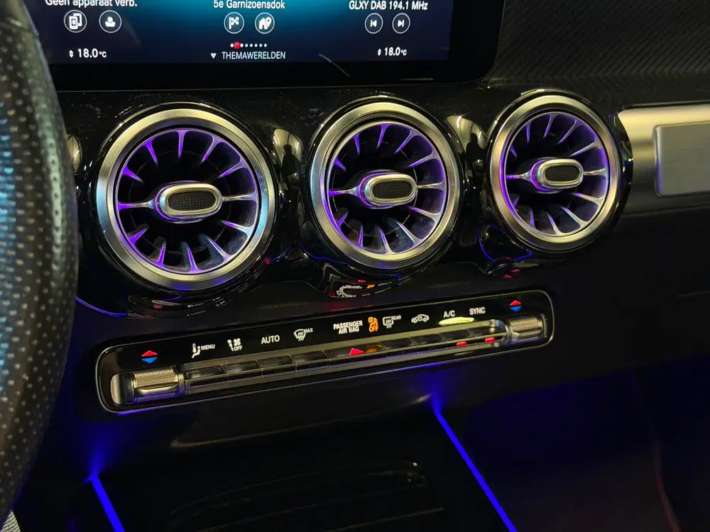 Mercedes-Benz GLB 200 AMG uit 2020, foto 16