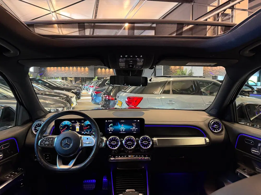 Mercedes-Benz GLB 200 AMG uit 2020, foto 3