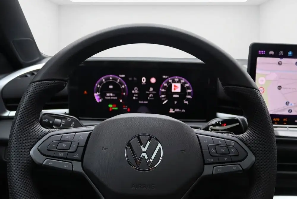 Volkswagen T-Roc 1.5 eTSI R-Line Black Style 150PK | Pano | uit 2026, foto 20