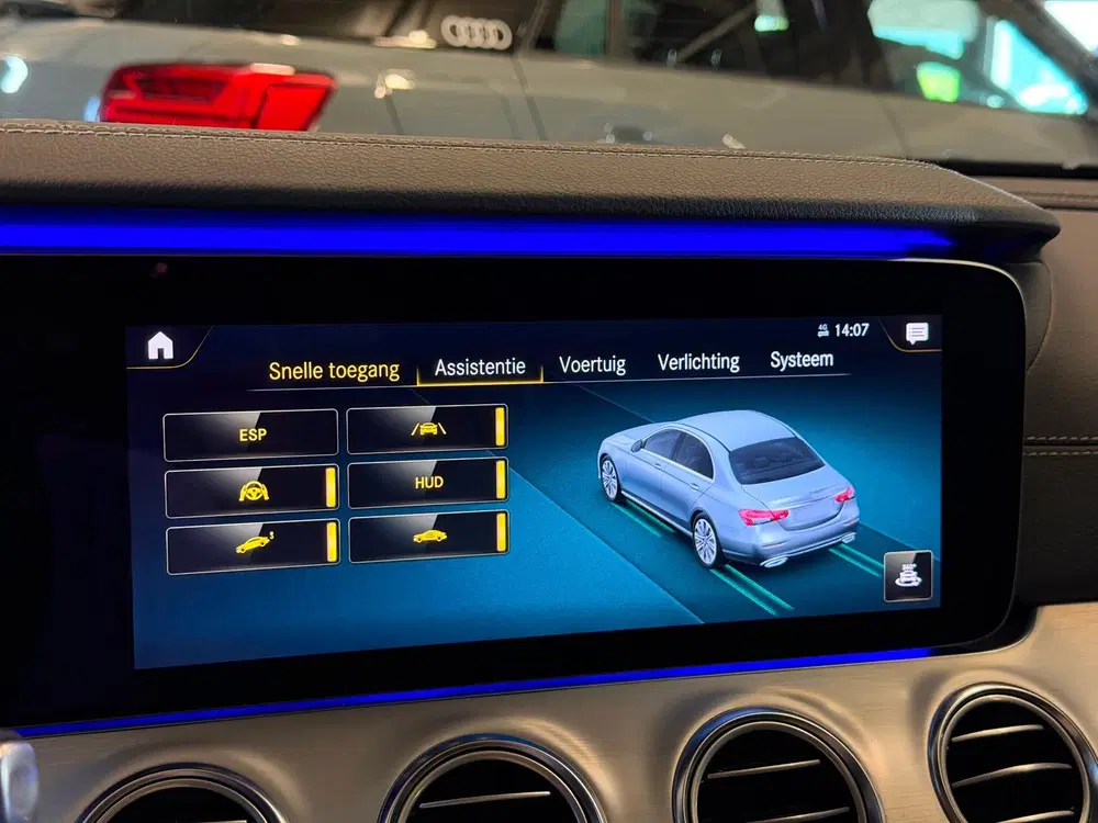 Mercedes-Benz E-Klasse 200 AMG Line uit 2020, foto 20