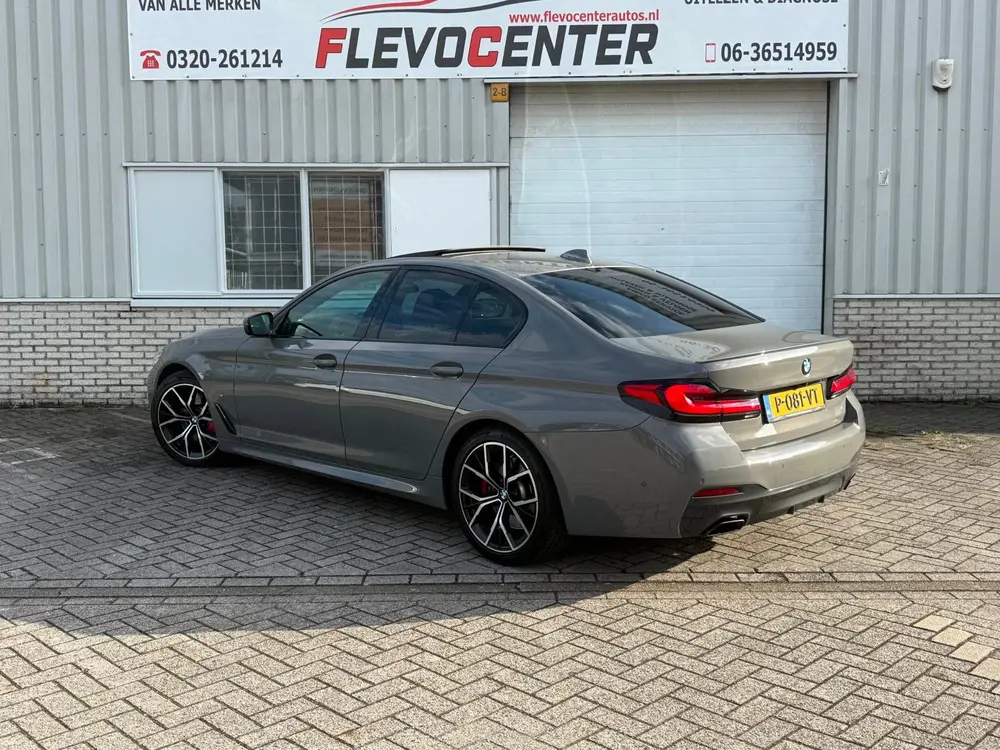 BMW 5-serie 520i High Executive Edition M Sport uit 2022, foto 2