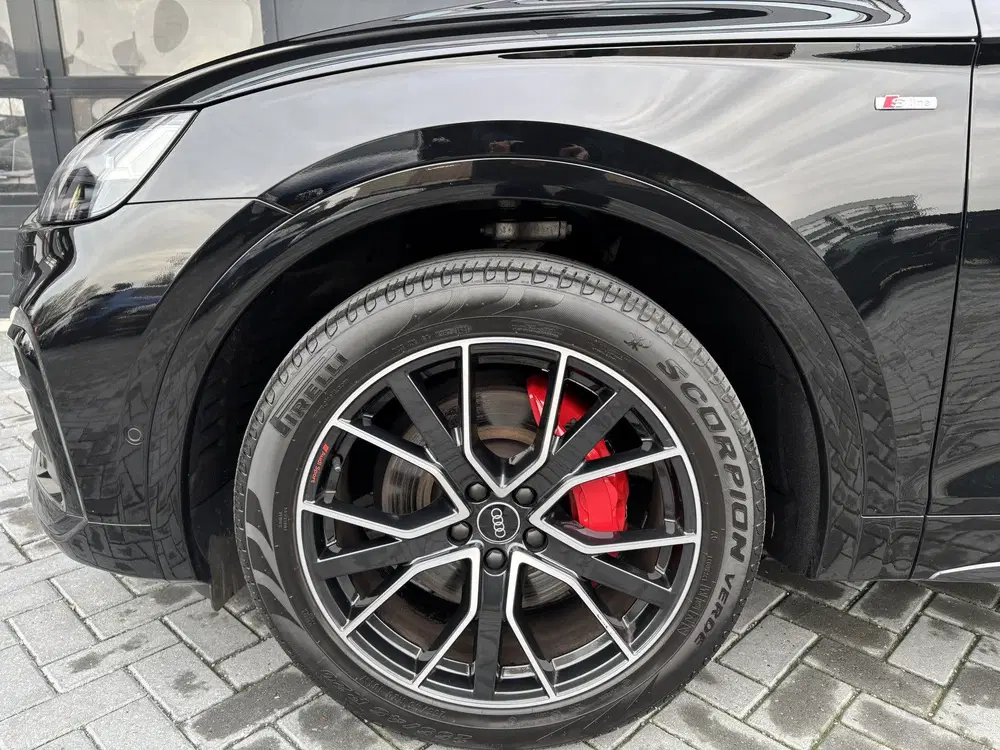 Audi Q5 55 TFSI e S-line RS Luchtvering Head-Up uit 2021, foto 18