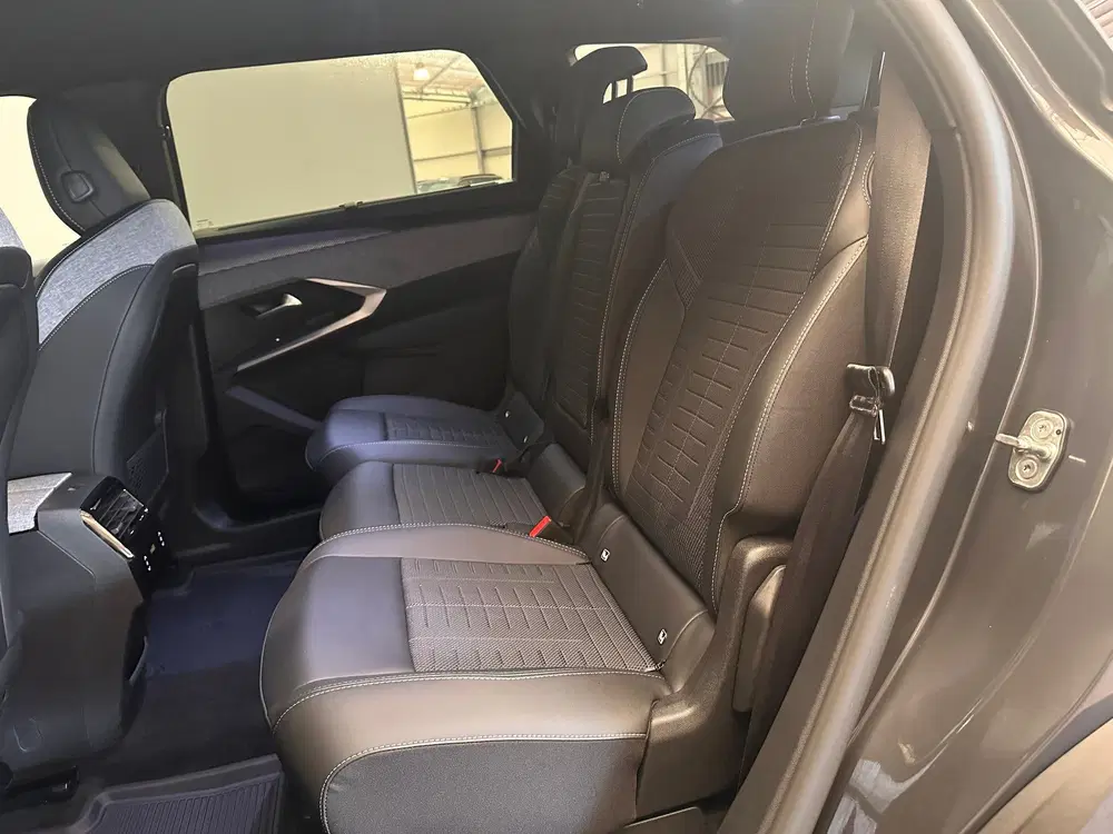Peugeot 5008 1.2 Hybrid 136 GT uit 2025, foto 11