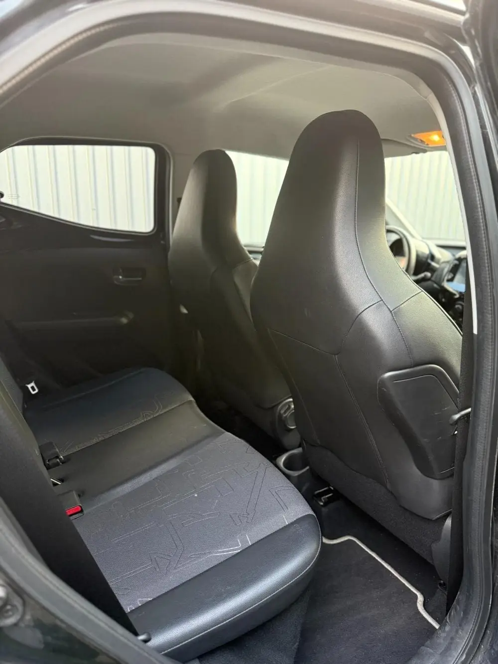 Toyota Aygo 1.0 VVT-i X-PLAY 72PK 2019 | CARPLAY | HALF-LEDE uit 2019, foto 11