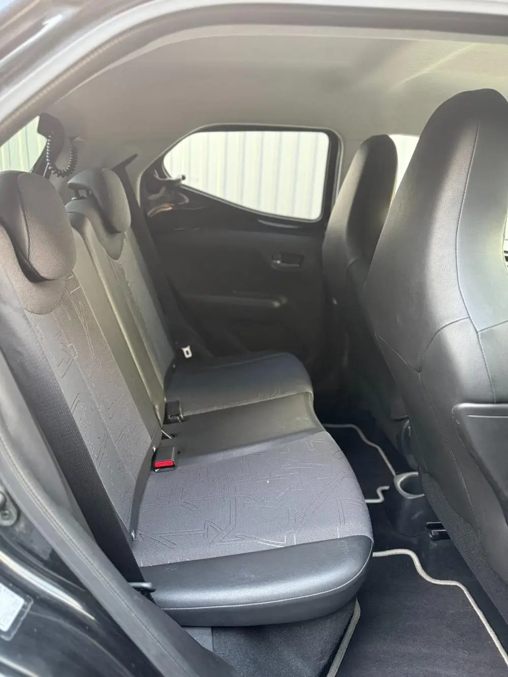 Toyota Aygo 1.0 VVT-i X-PLAY 72PK 2019 | CARPLAY | HALF-LEDE uit 2019, foto 12