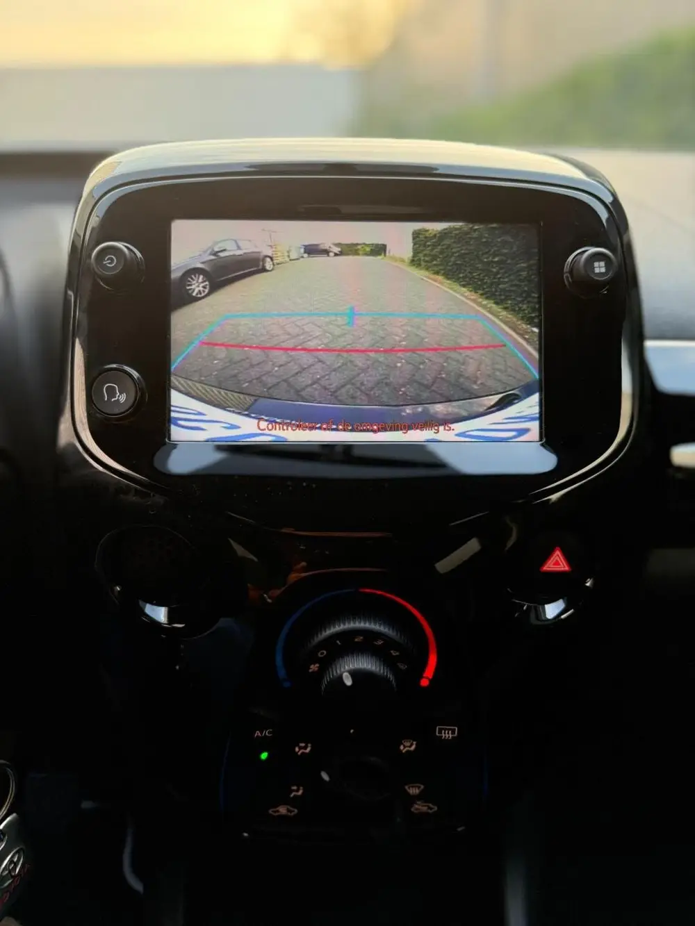 Toyota Aygo 1.0 VVT-i X-PLAY 72PK 2019 | CARPLAY | HALF-LEDE uit 2019, foto 14