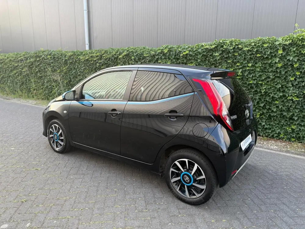 Toyota Aygo 1.0 VVT-i X-PLAY 72PK 2019 | CARPLAY | HALF-LEDE uit 2019, foto 3