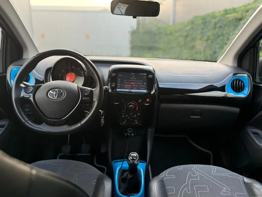 Toyota Aygo 1.0 VVT-i X-PLAY 72PK 2019 | CARPLAY | HALF-LEDE uit 2019, foto 6