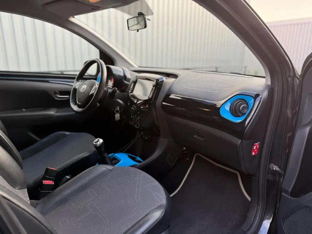 Toyota Aygo 1.0 VVT-i X-PLAY 72PK 2019 | CARPLAY | HALF-LEDE uit 2019, foto 9