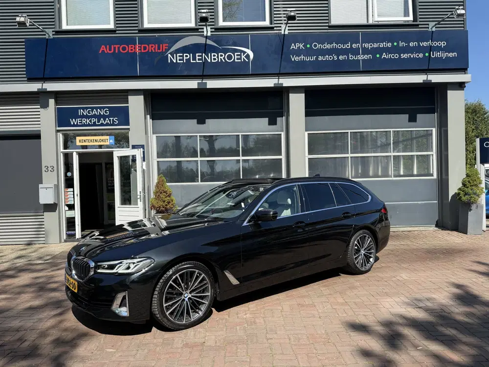 BMW 5-serie 5 Serie Touring 520i High Executive uit 2021, foto 3