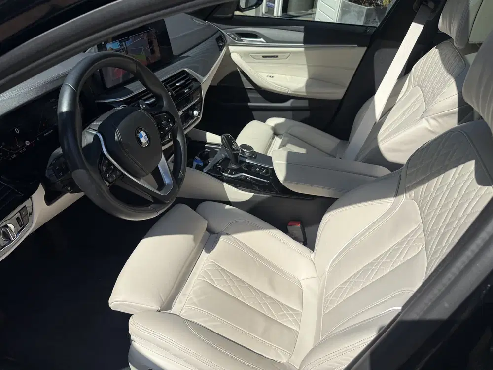 BMW 5-serie 5 Serie Touring 520i High Executive uit 2021, foto 7