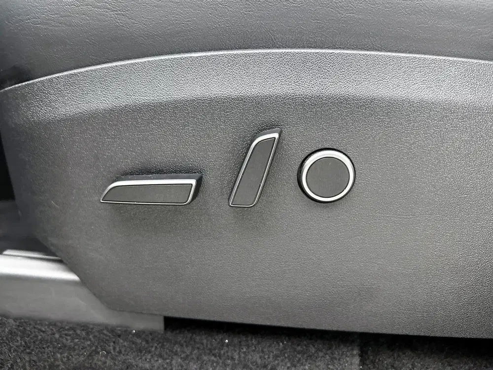 Tesla Model Y Long Range AWD 75 kWh uit 2024, foto 20