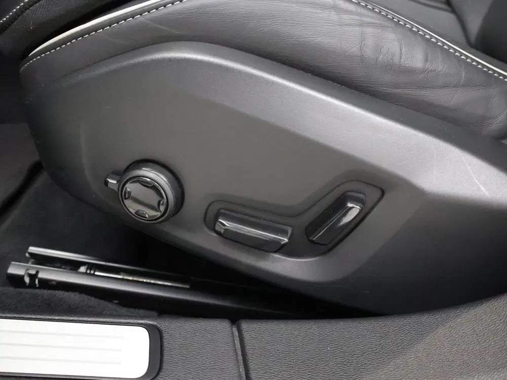 Volvo V60 2.0 T6 Plug-in hybrid AWD Ultra Dark uit 2025, foto 14