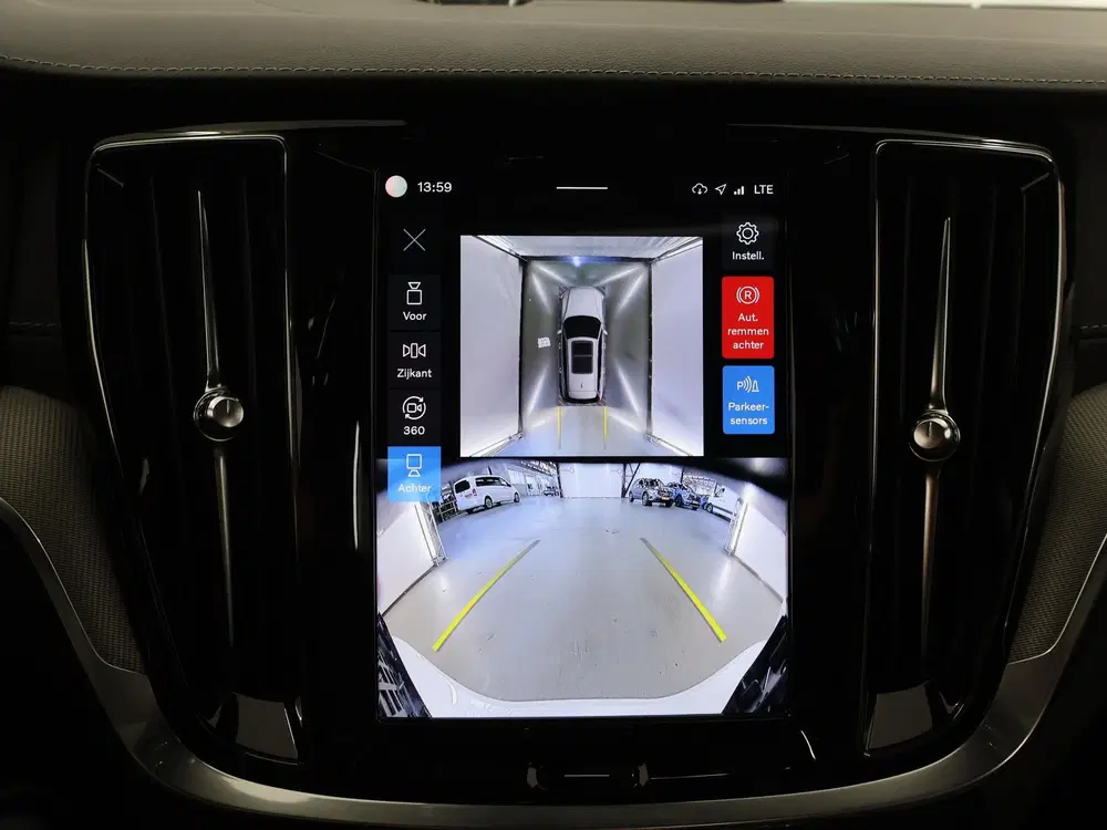 Volvo V60 2.0 T6 Plug-in hybrid AWD Ultra Dark uit 2025, foto 17